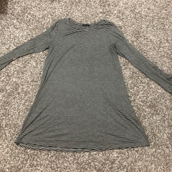 Sweet Claire MEDIUM Striped Elbow Patch Back Button Long Sleeve T-shirt Dress - Picture 10 of 13